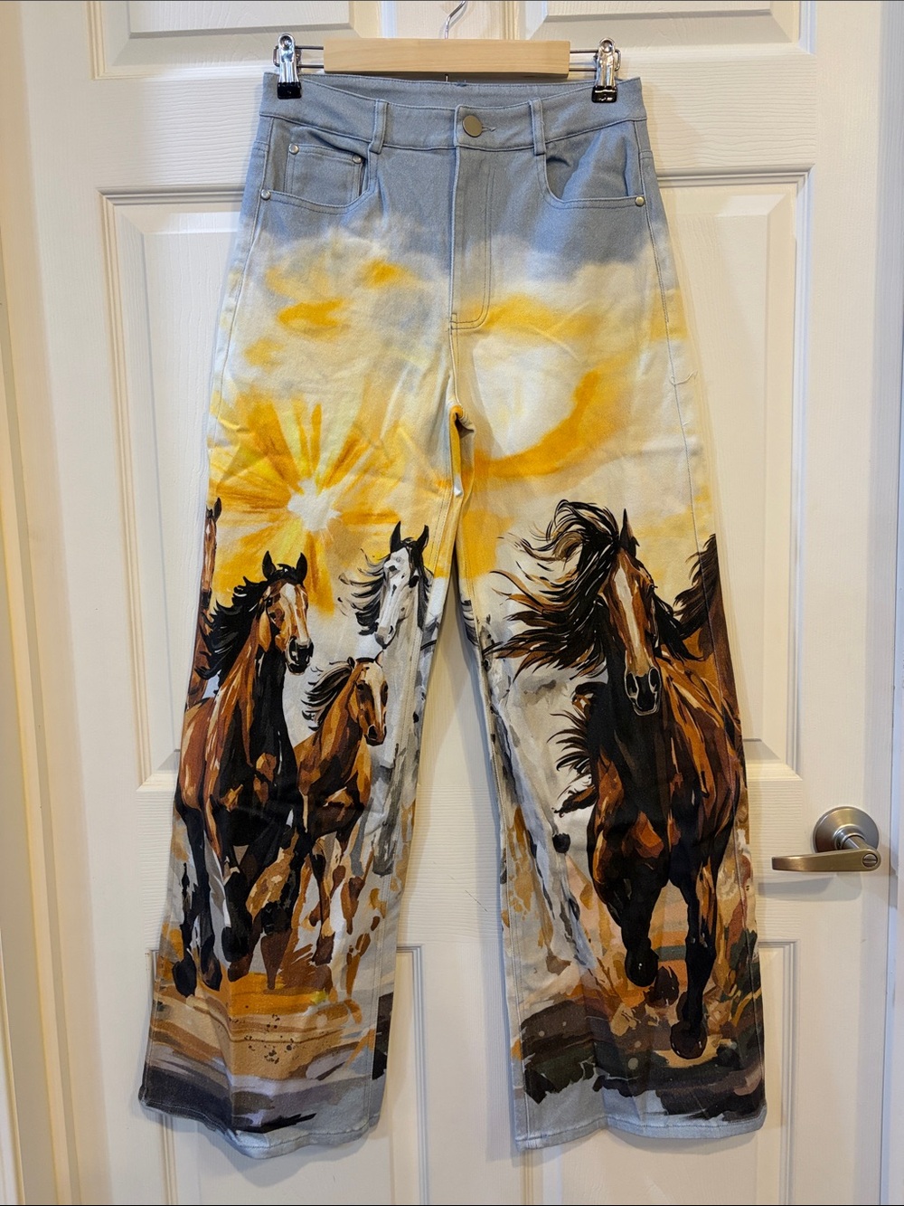 NWT Western Flare Wide-Leg Jeans Yellow Sun Brown Horse Painted Print